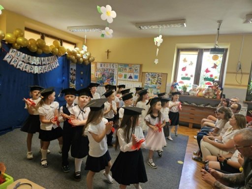 wyst�py starszak�w na uroczysto�ci Zako�czenia Przedszkola